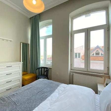 Apartment Building Near Galata Tower With Great View In Beyoglu