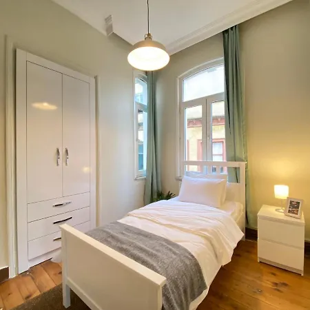 Apartment Building Near Galata Tower With Great View In Beyoglu Istanbul