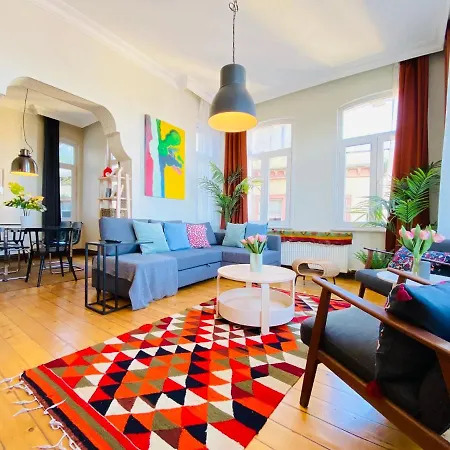 Building Near Galata Tower With Great View In Beyoglu Apartment Istanbul