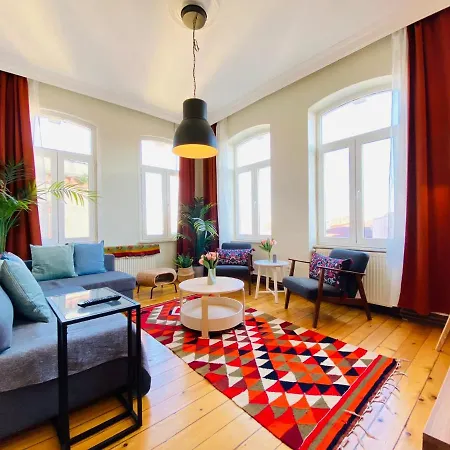 Apartment Building Near Galata Tower With Great View In Beyoglu *