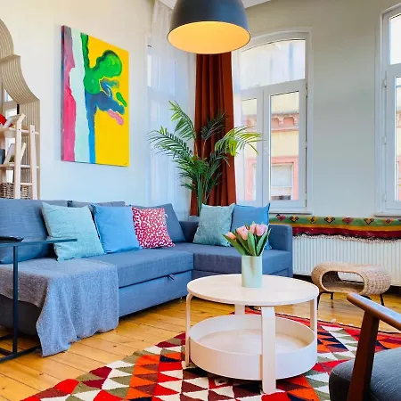 Apartment Building Near Galata Tower With Great View In Beyoglu *